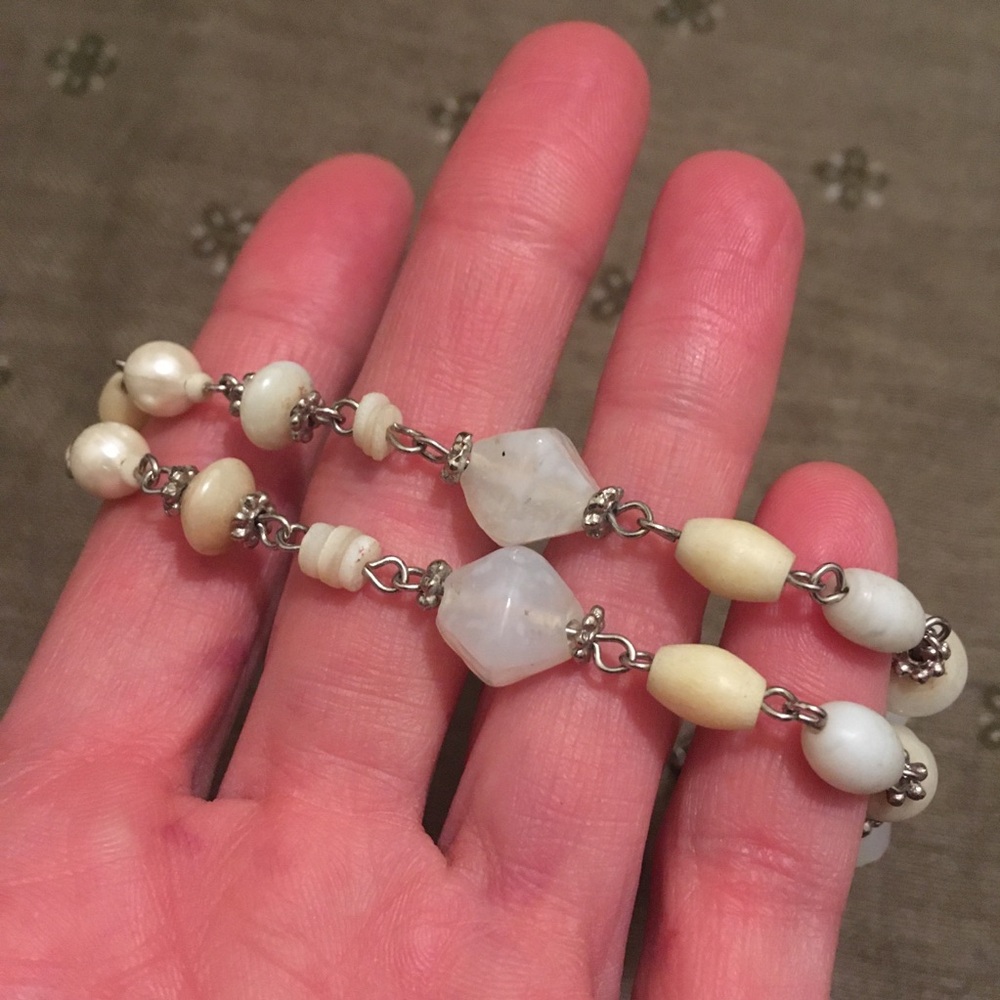 Vintage Retro Cream and White Beaded Necklace - Picture 5 of 8